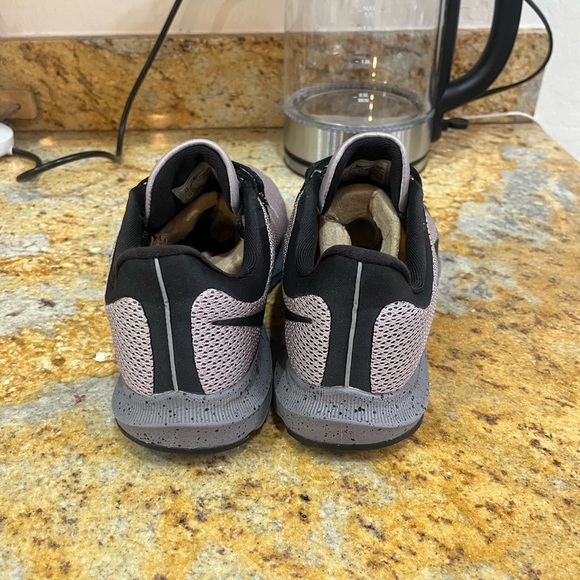 Nike quest size 10 - Picture 4 of 8